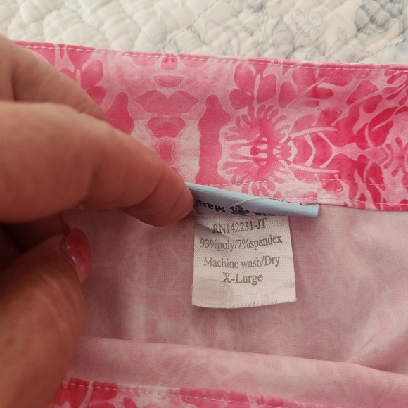 Rip Skirt Hawaii Skirt Length 4 Size XL Bright Pink And White Pattern - Picture 2 of 3